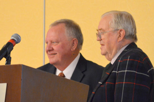 David Reid present Stredwick Medal to ADS President, Don Dramstad